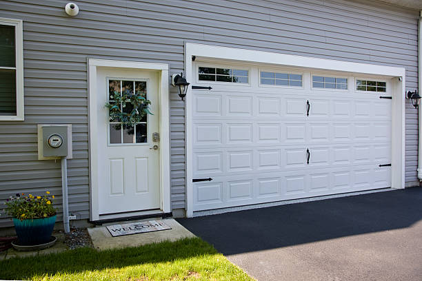24/7 Emergency Garage Door Panel Replacement experts in Westhaven-Moonstone, CA